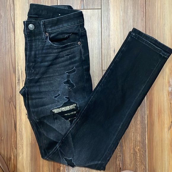 Men’s American Eagle Slim Cut Black Distressed Bandana Patch Jeans Size 28/32 - Picture 4 of 4